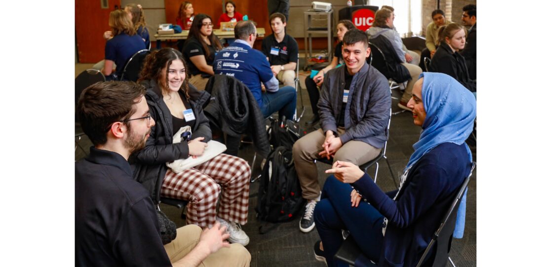 Students attend a networking workshop session at the AICHE North Central Regional Conference at the University of Illinois Chicago College of Engineering.